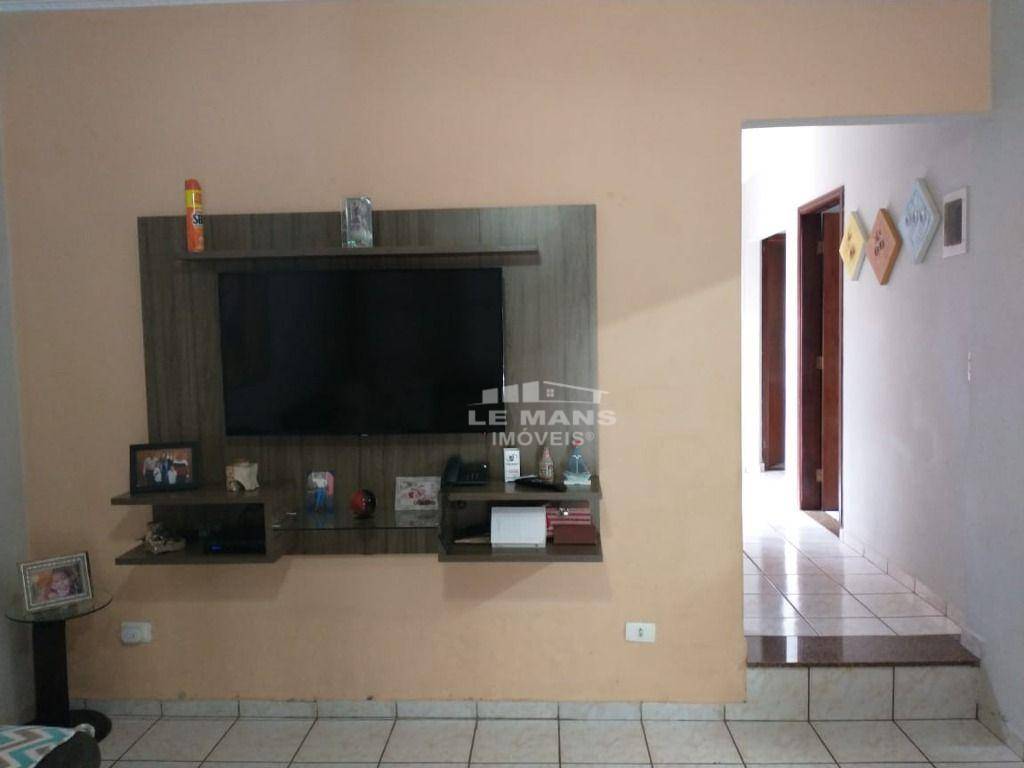 Casa à venda com 3 quartos, 215m² - Foto 7