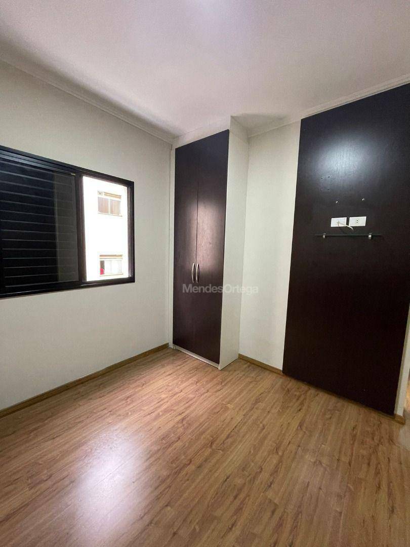 Apartamento para alugar com 3 quartos, 143m² - Foto 8