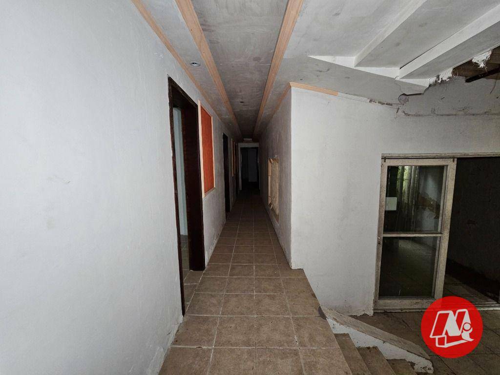 Casa para alugar com 4 quartos, 280m² - Foto 19