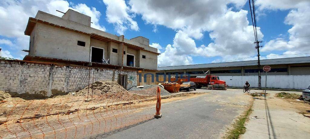 Casa à venda com 3 quartos, 100m² - Foto 3