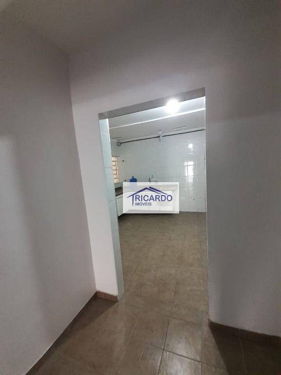 Casa para alugar com 4 quartos, 240m² - Foto 41