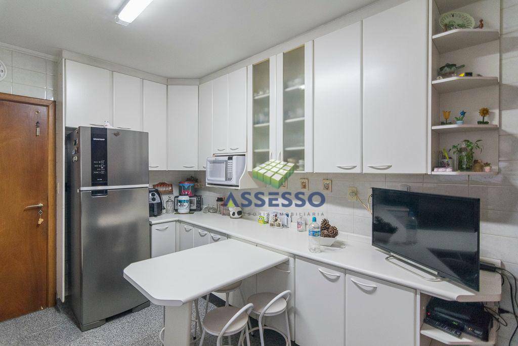 Apartamento à venda com 3 quartos, 149m² - Foto 38