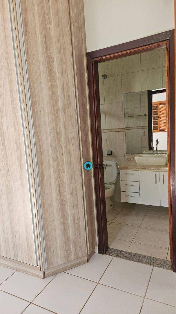 Casa à venda com 3 quartos, 250M2 - Foto 13