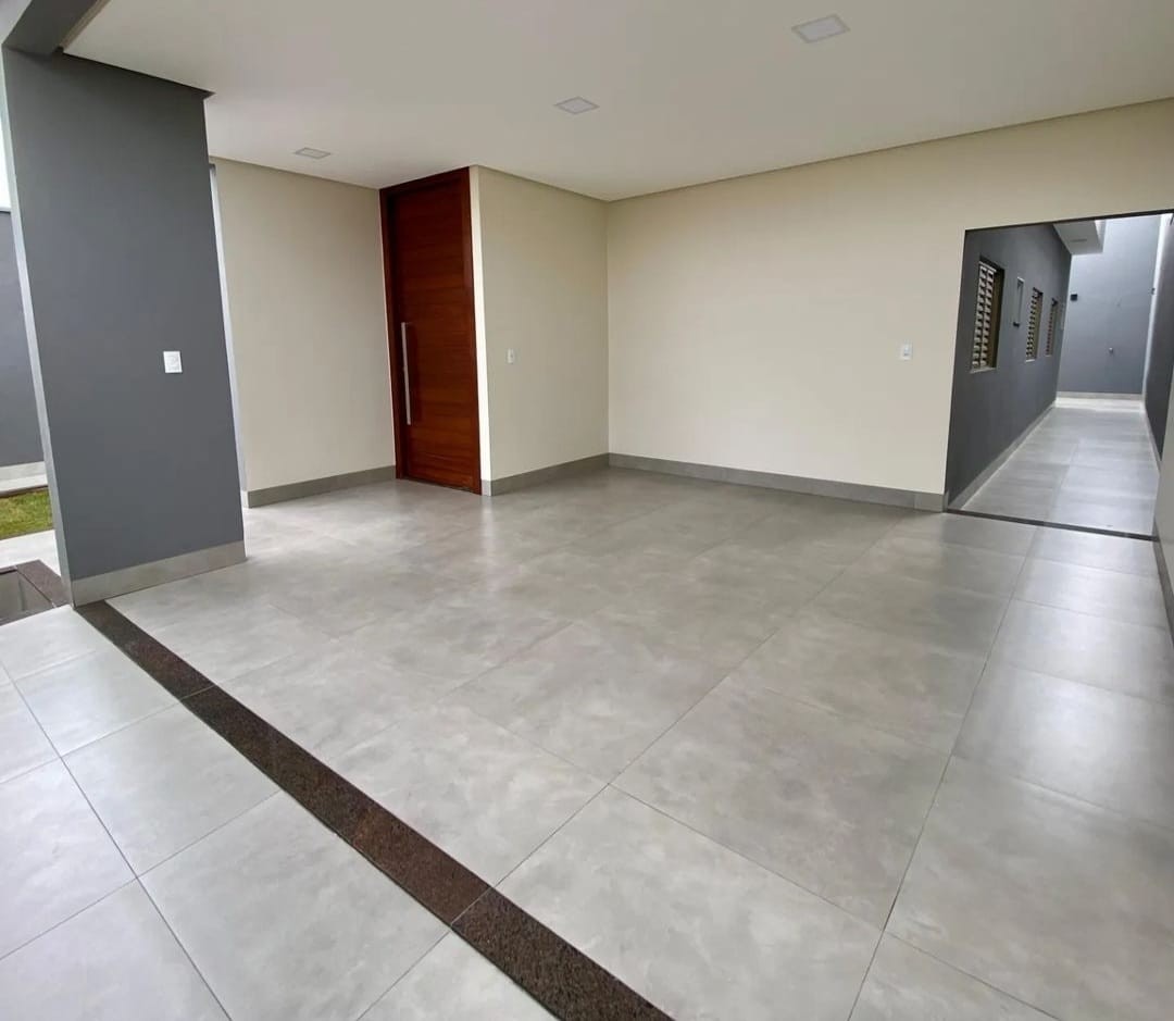 Casa à venda com 3 quartos, 210m² - Foto 2