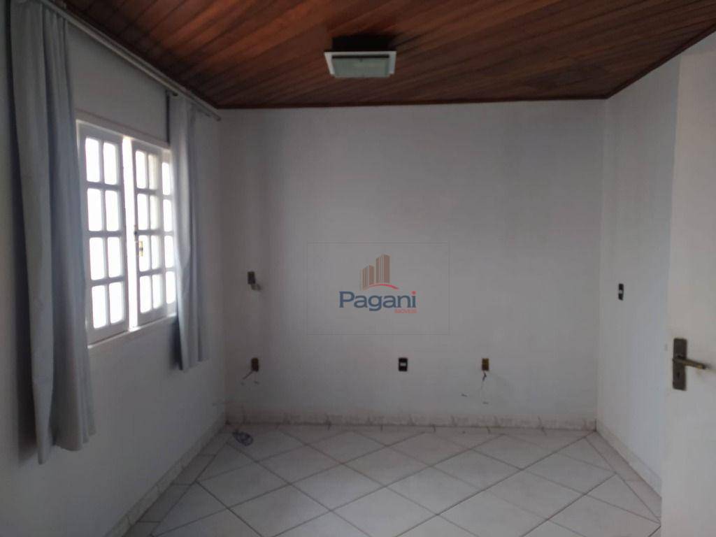 Casa para alugar com 4 quartos, 180m² - Foto 15