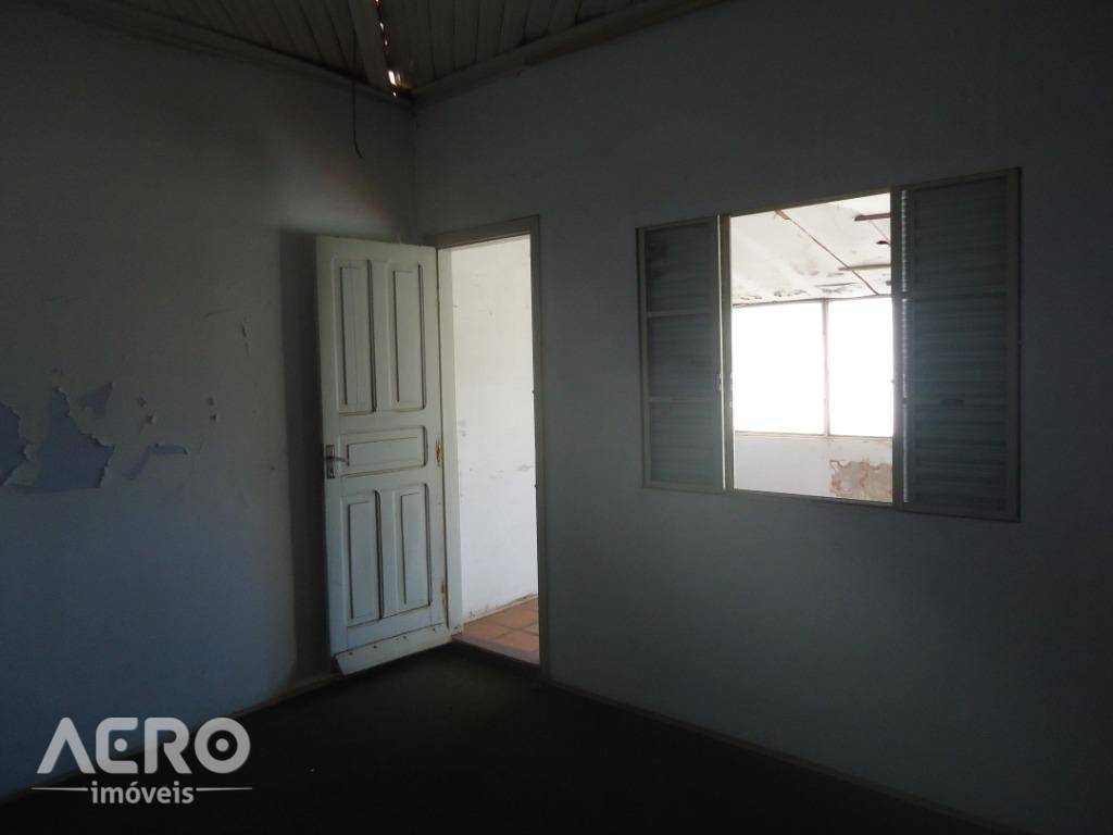 Casa à venda com 7 quartos, 350m² - Foto 18