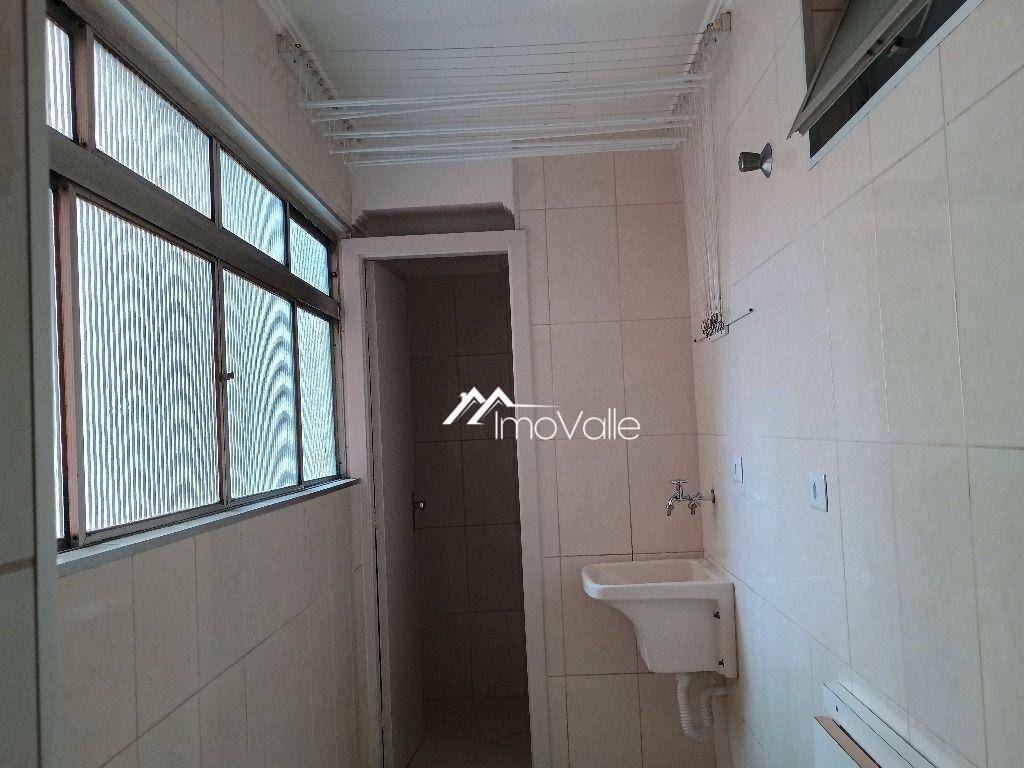 Apartamento à venda com 2 quartos, 75m² - Foto 4