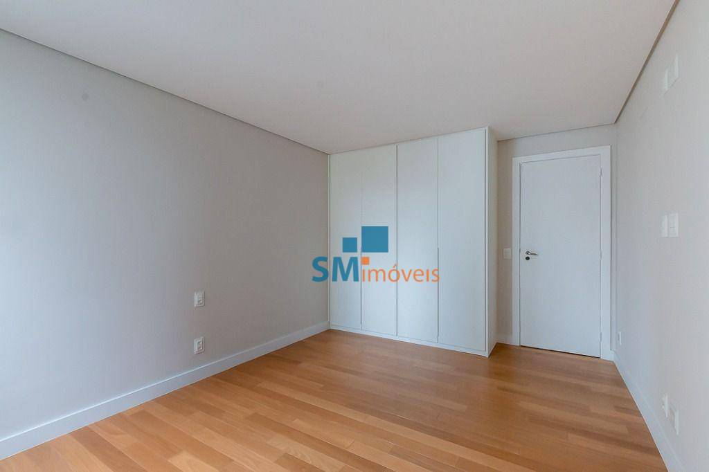 Apartamento à venda com 3 quartos, 236m² - Foto 17