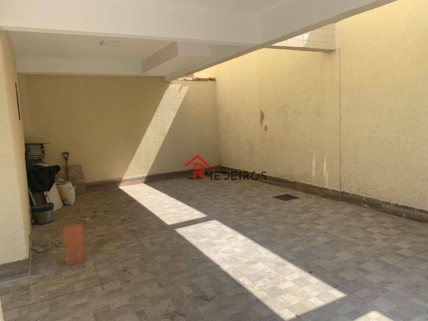 Casa à venda com 2 quartos, 49m² - Foto 1