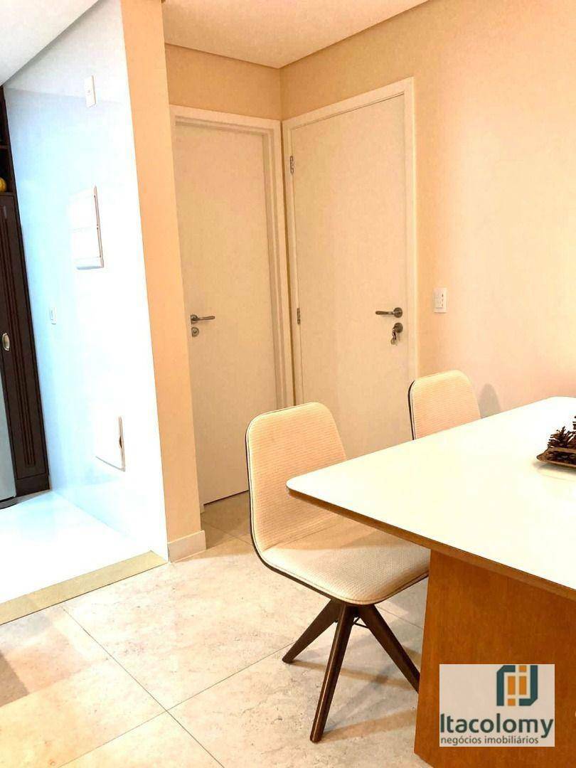 Apartamento à venda com 2 quartos, 80m² - Foto 11