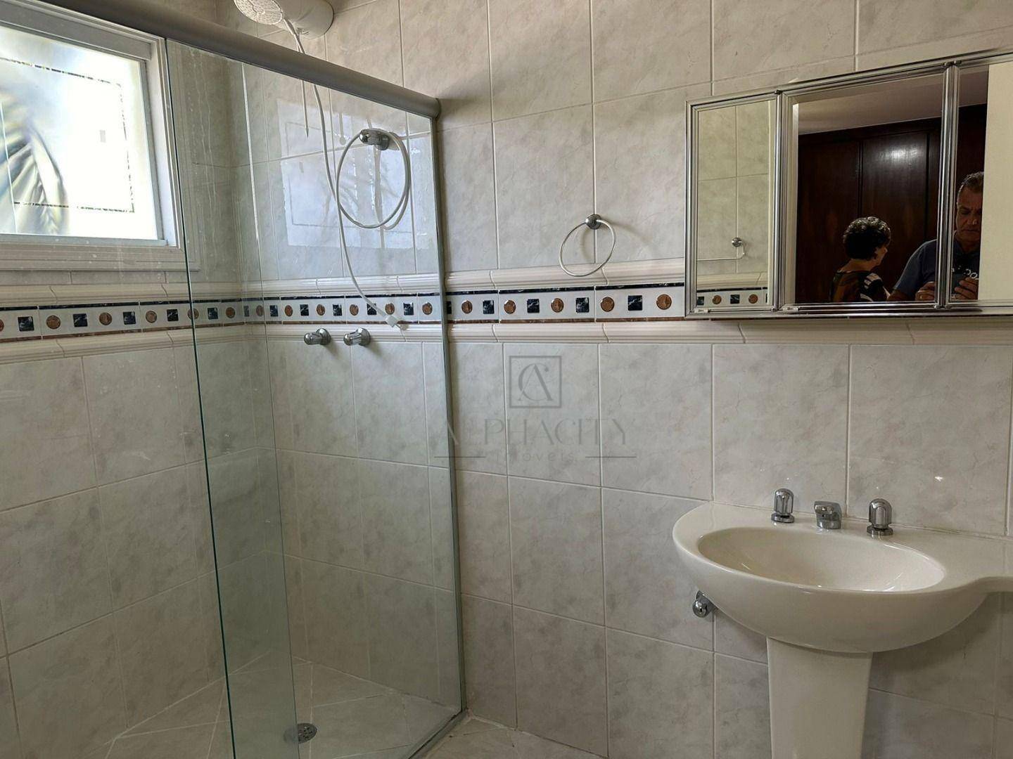 Casa de Condomínio para alugar com 4 quartos, 420m² - Foto 10