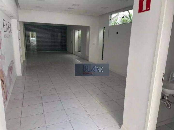 Casa para alugar com 8 quartos, 220m² - Foto 3