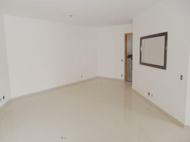 Apartamento à venda com 3 quartos, 145m² - Foto 3