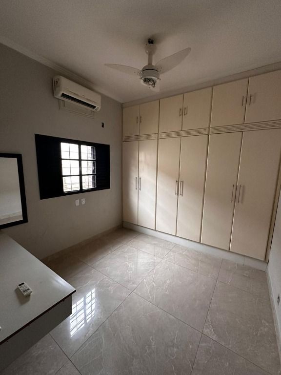 Casa à venda com 3 quartos, 271m² - Foto 6