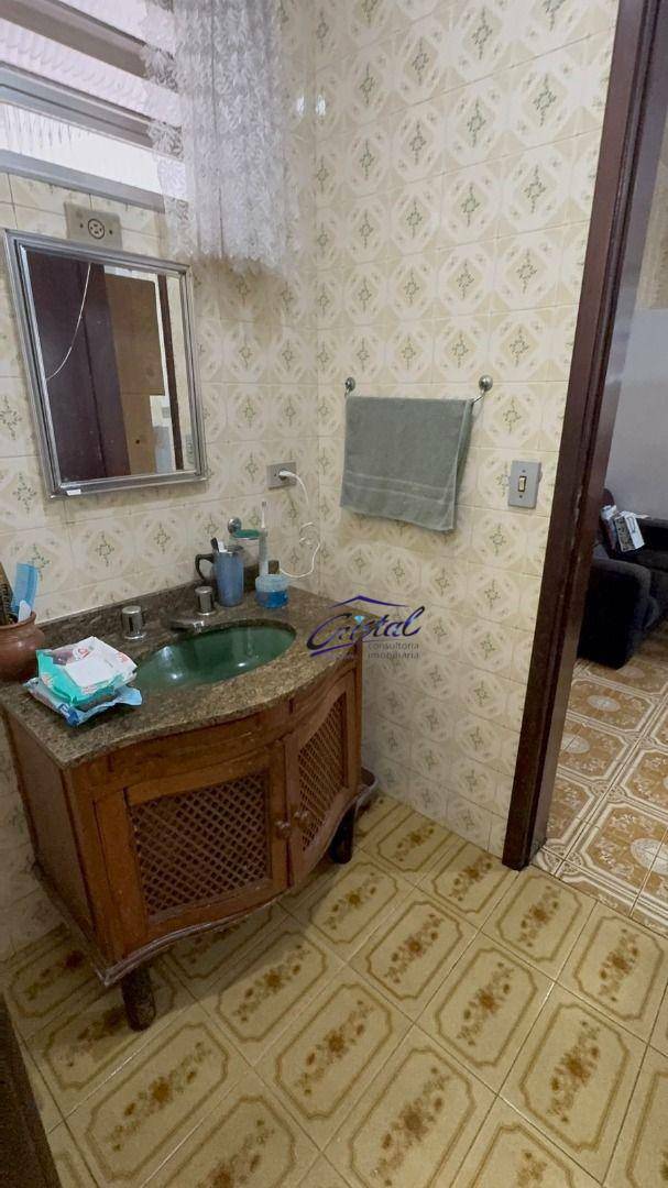 Casa à venda com 3 quartos, 242m² - Foto 16