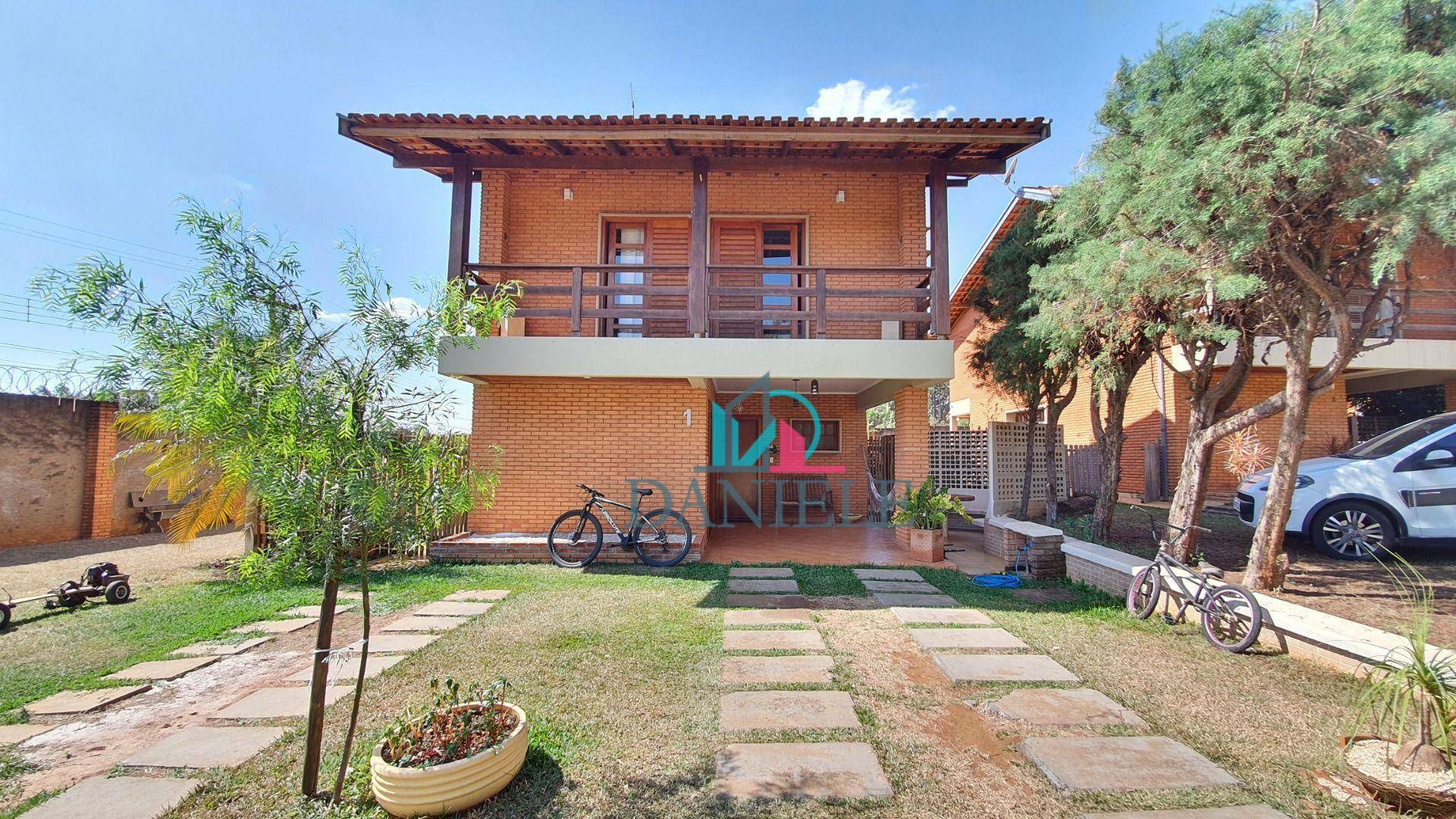 Casa de Condomínio à venda com 3 quartos, 164m² - Foto 1