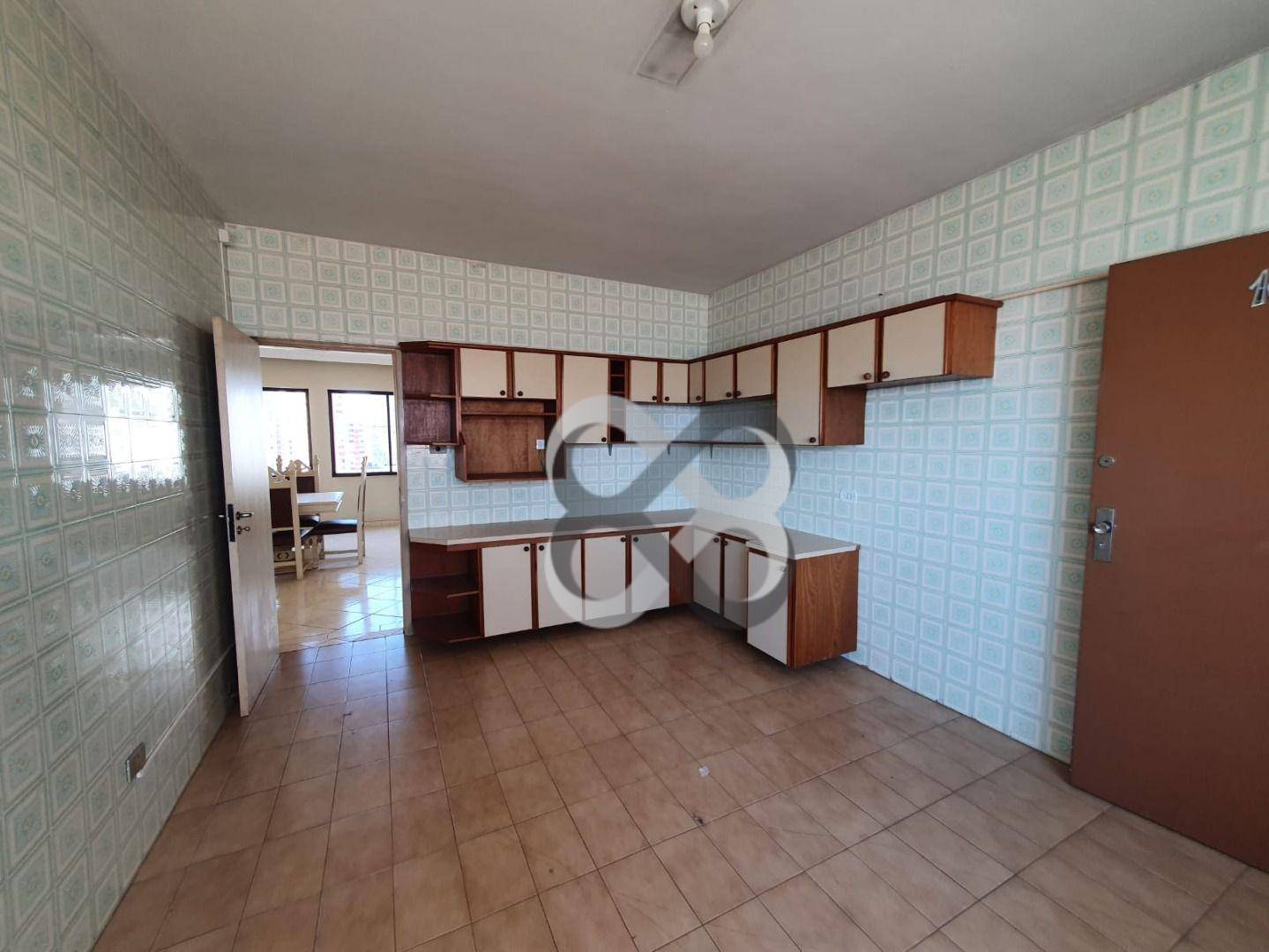 Apartamento à venda com 3 quartos, 168m² - Foto 5