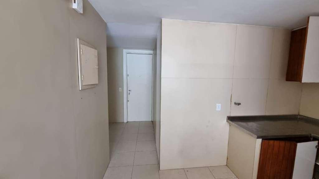 Apartamento à venda com 4 quartos, 188m² - Foto 5