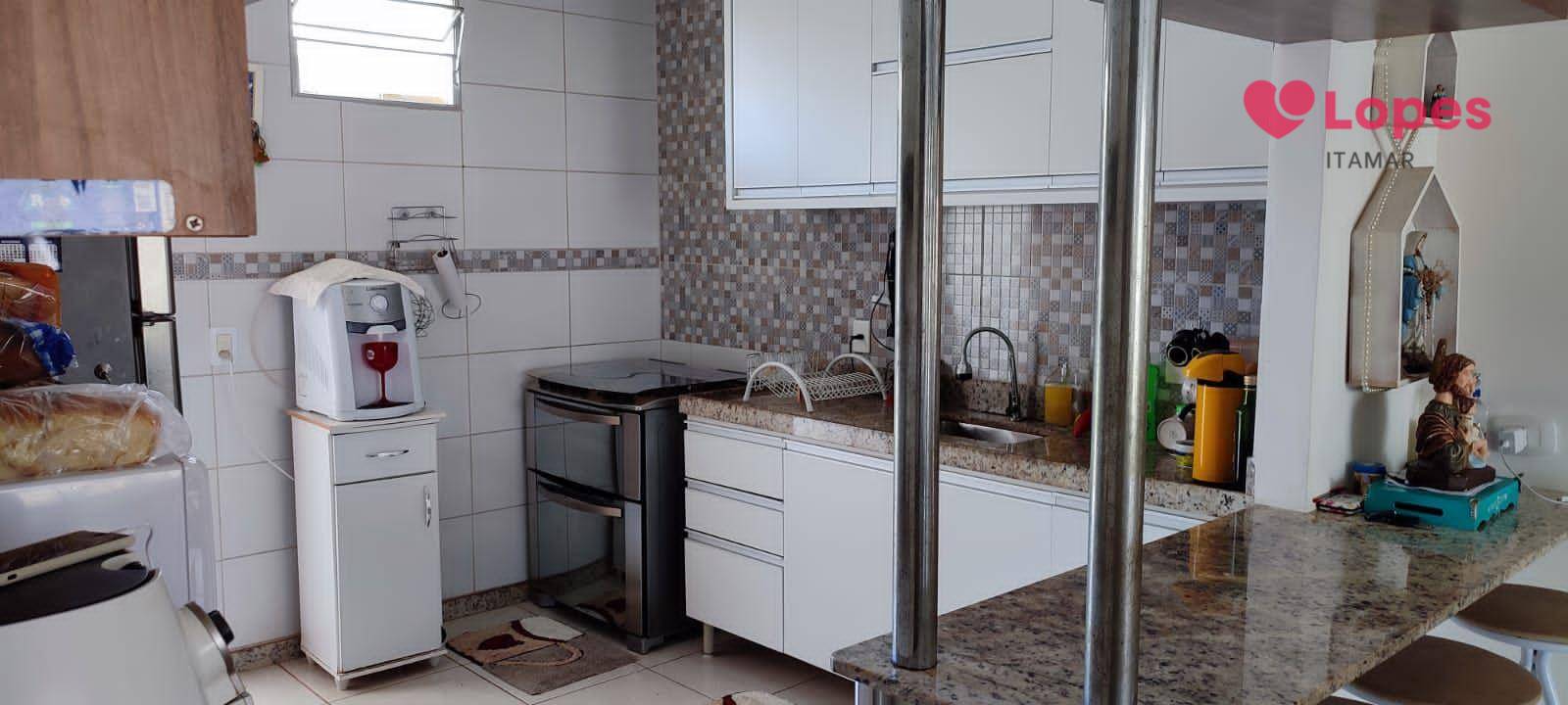 Casa à venda com 3 quartos, 250m² - Foto 14