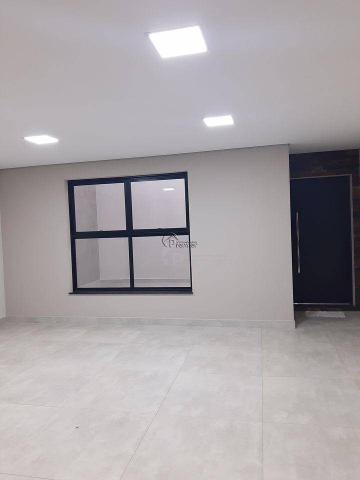 Casa à venda com 3 quartos, 101m² - Foto 2