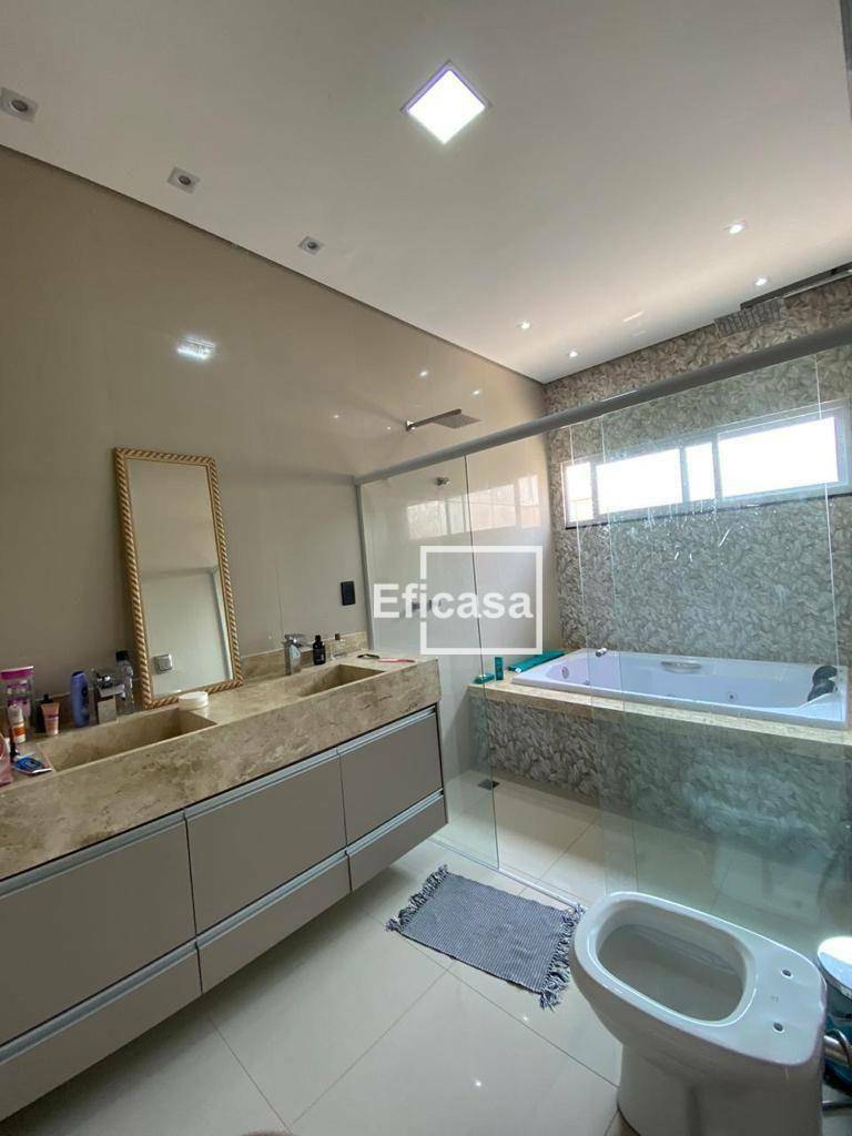 Casa de Condomínio à venda com 3 quartos, 220m² - Foto 1