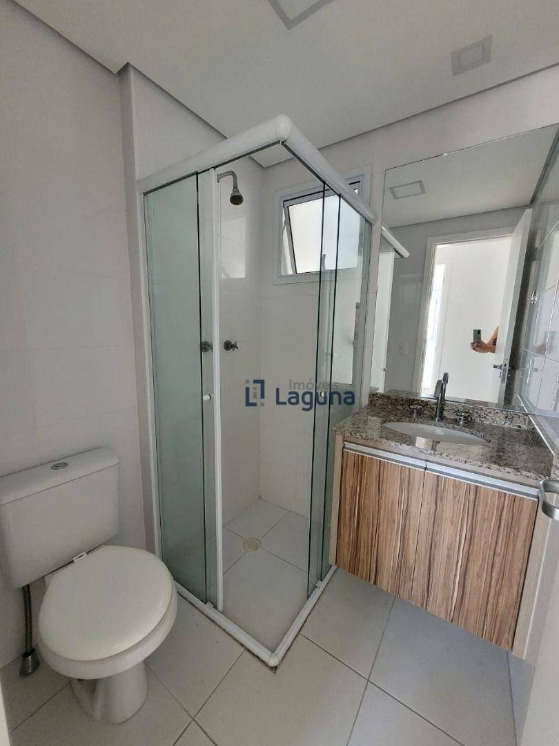 Apartamento para alugar com 3 quartos, 76m² - Foto 14