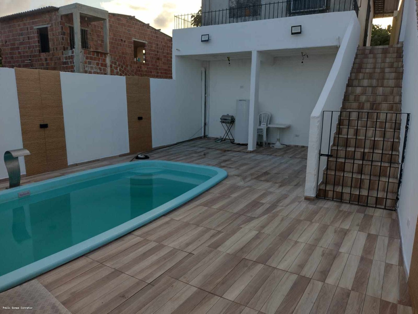 Casa à venda com 3 quartos, 132m² - Foto 1