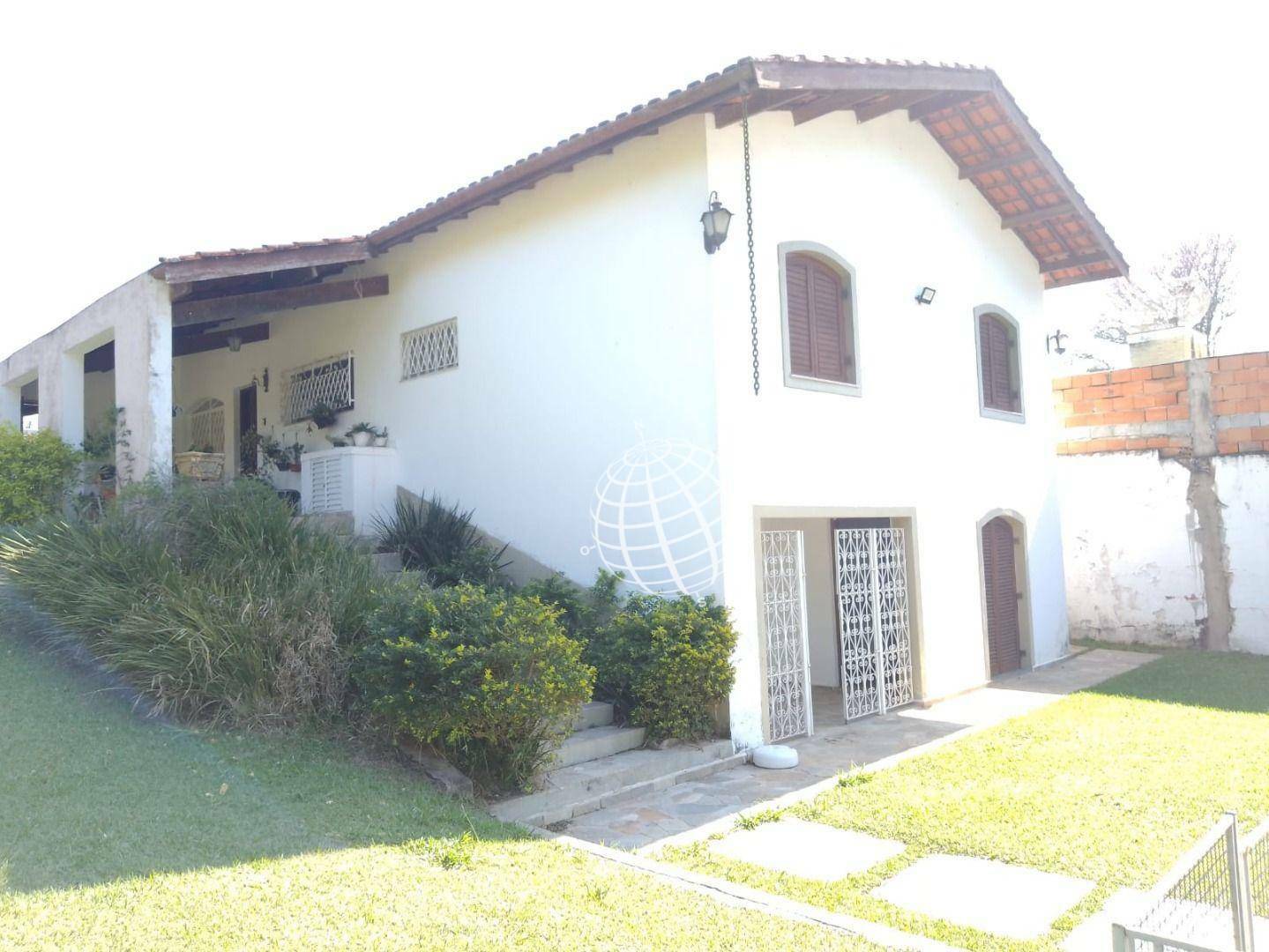 Casa à venda com 4 quartos, 265m² - Foto 2