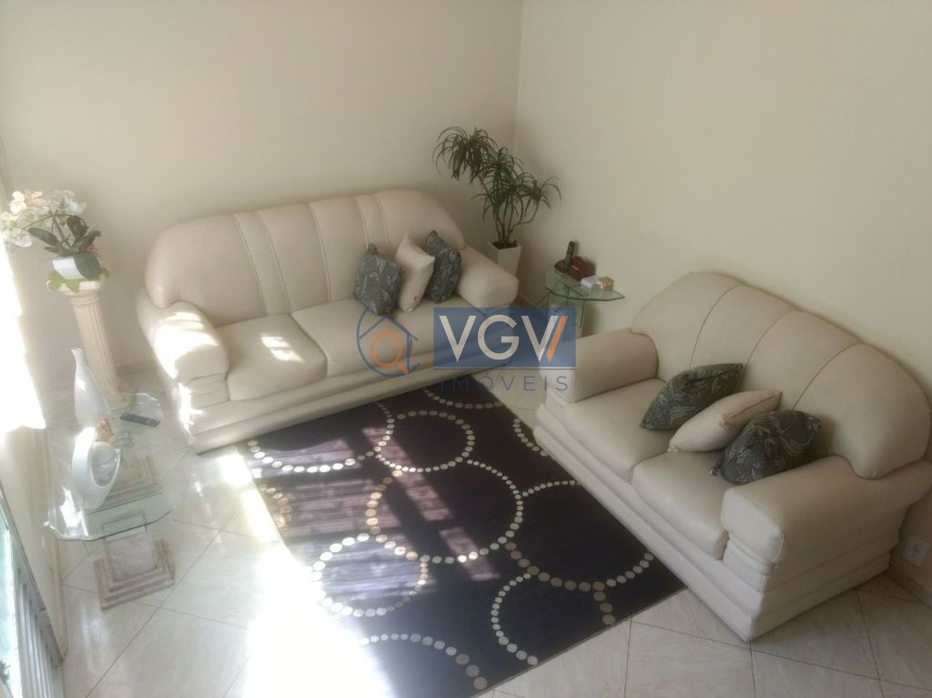 Casa à venda com 3 quartos, 150m² - Foto 2