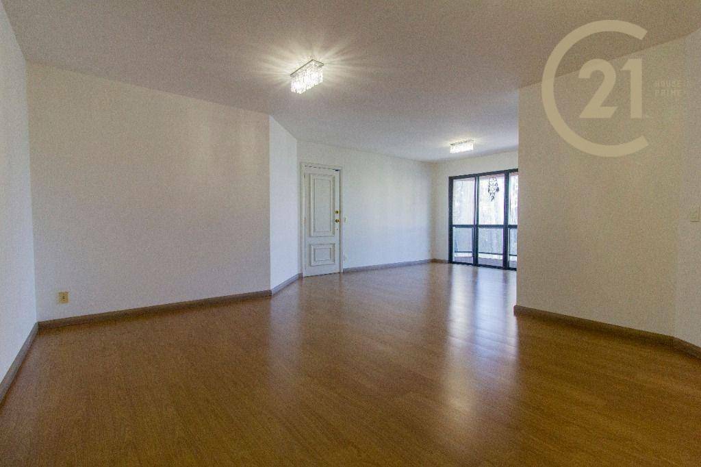 Apartamento à venda com 3 quartos, 121m² - Foto 2