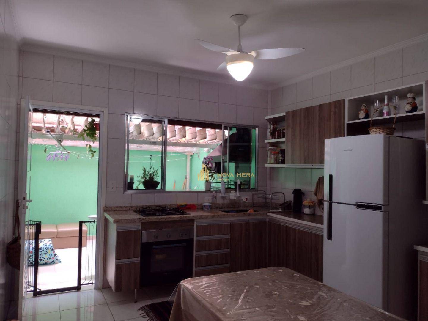 Apartamento à venda com 2 quartos, 80m² - Foto 3