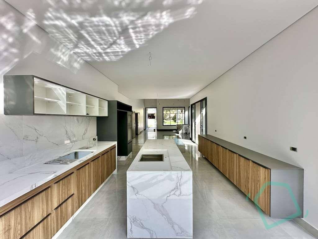 Casa de Condomínio à venda com 5 quartos, 411m² - Foto 17