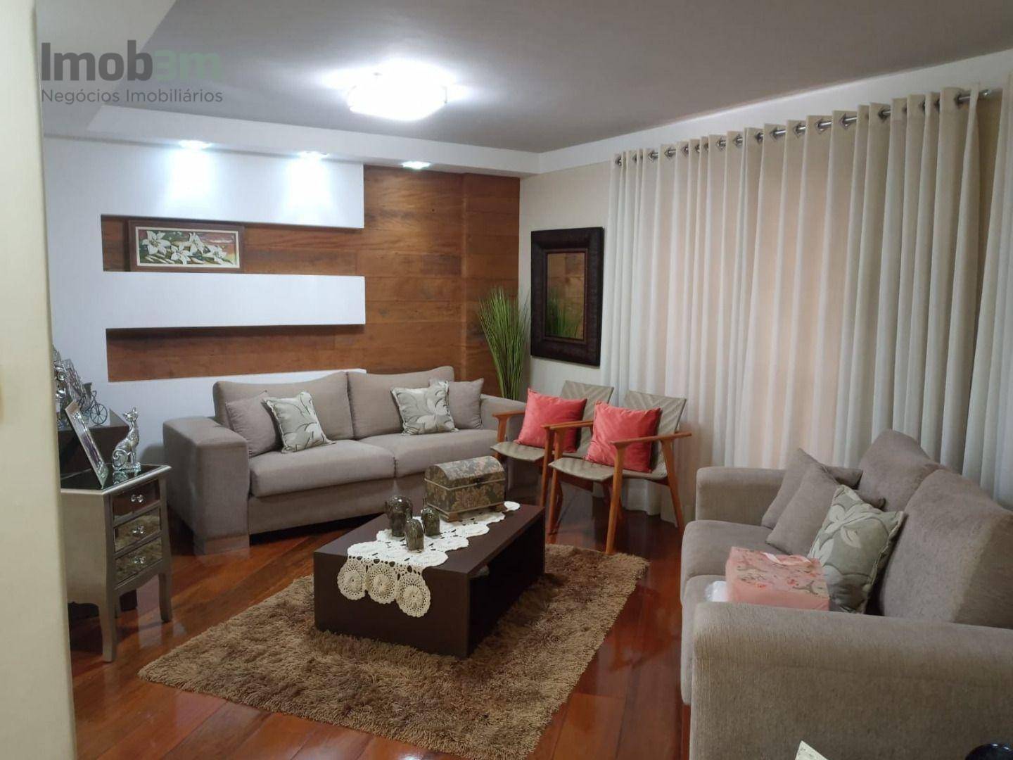 Apartamento à venda com 4 quartos, 190m² - Foto 4