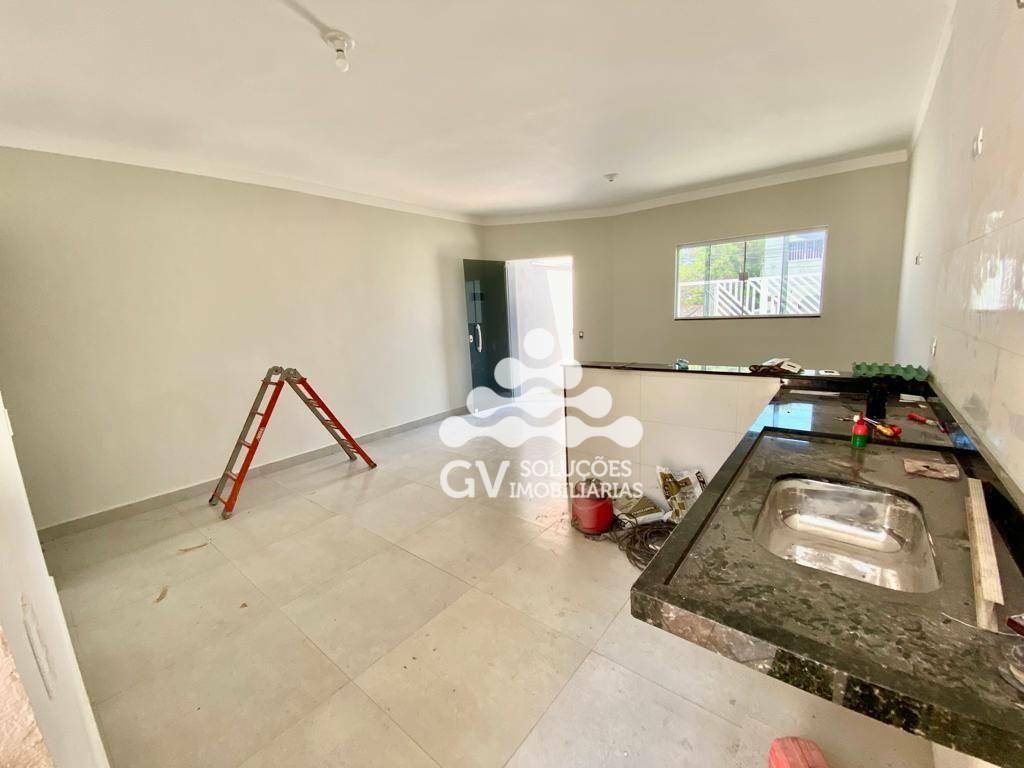 Casa à venda com 2 quartos, 100m² - Foto 2