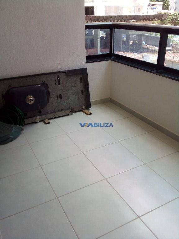 Apartamento à venda com 2 quartos, 69m² - Foto 11