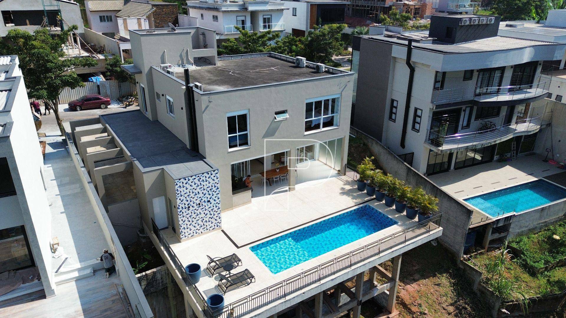 Casa de Condomínio à venda com 3 quartos, 352m² - Foto 2