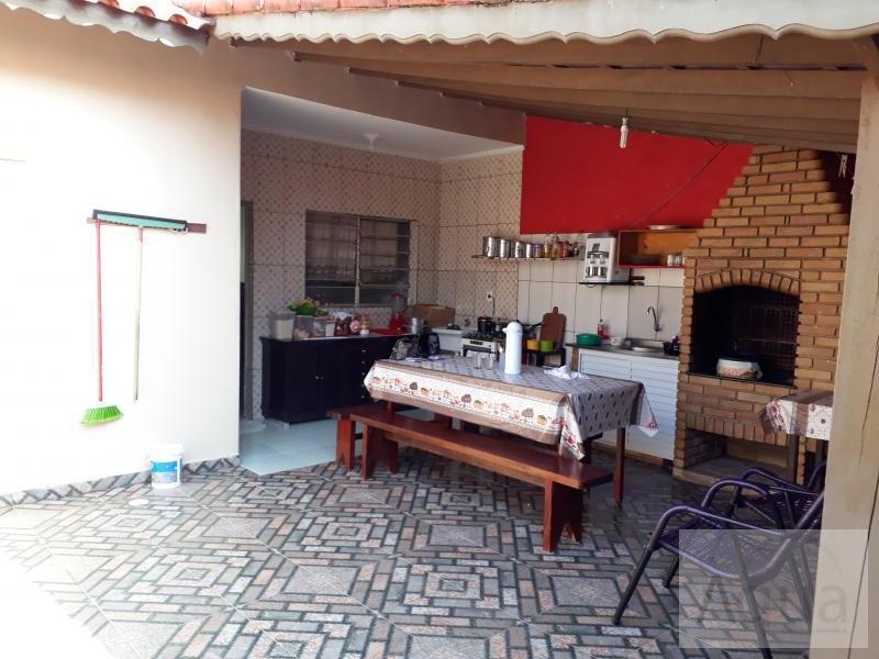 Casa à venda com 4 quartos, 250m² - Foto 16