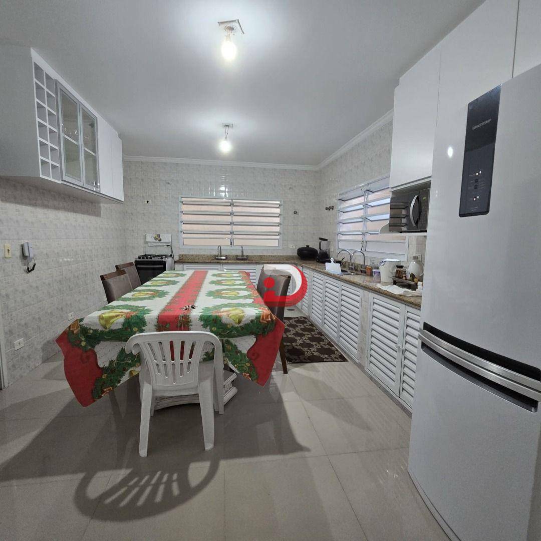 Sobrado à venda com 4 quartos, 214M2 - Foto 12