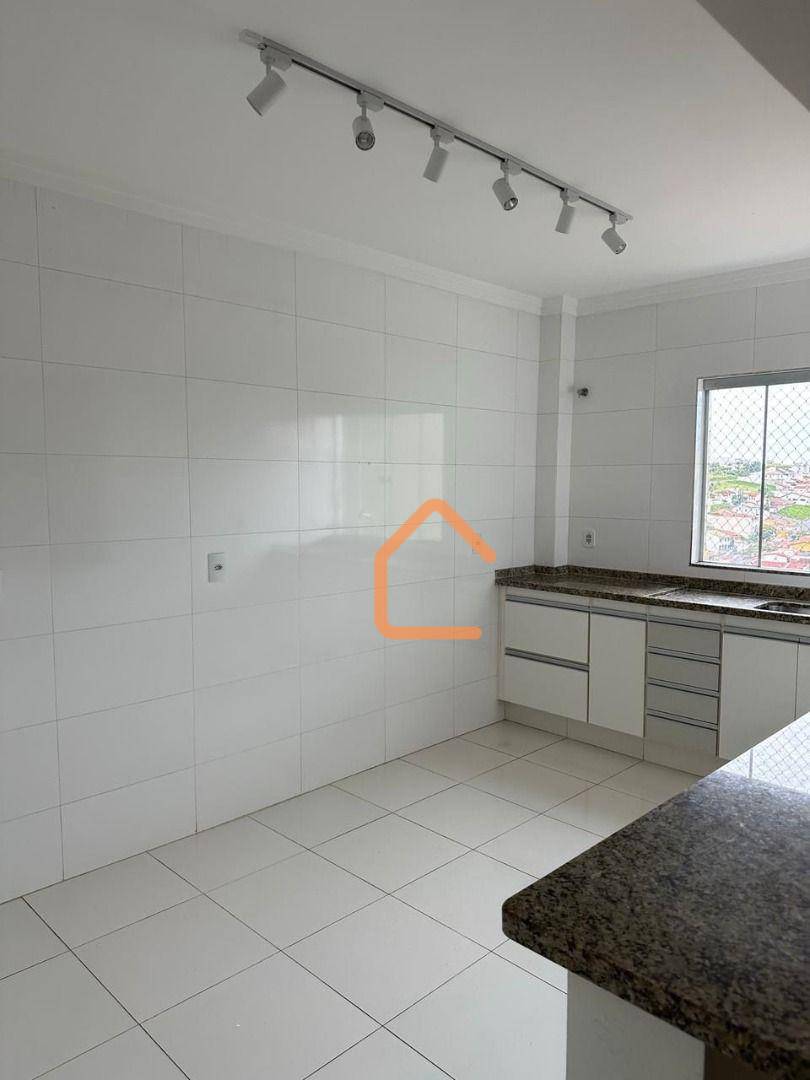 Apartamento à venda com 3 quartos, 110m² - Foto 1