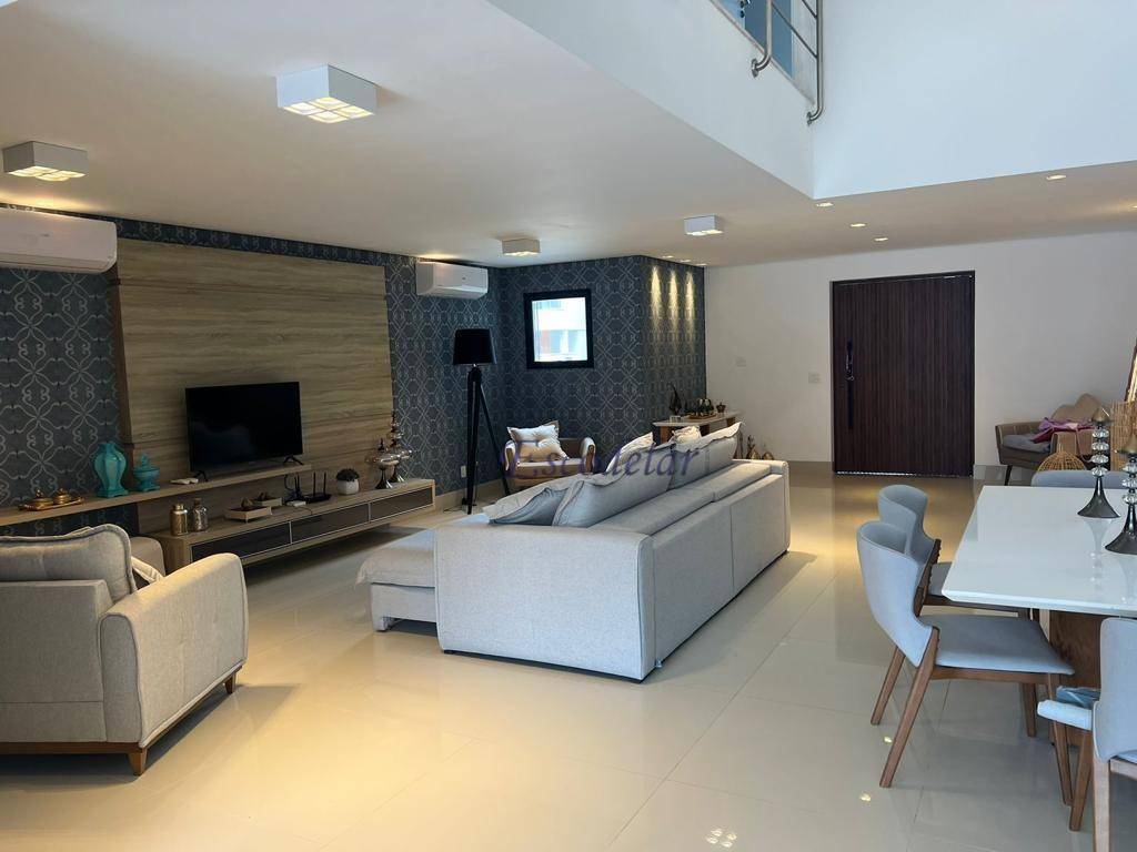 Casa de Condomínio à venda com 4 quartos, 240m² - Foto 1