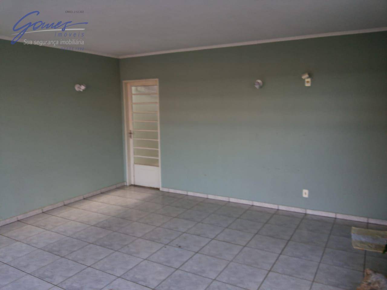 Casa à venda com 3 quartos, 160m² - Foto 2