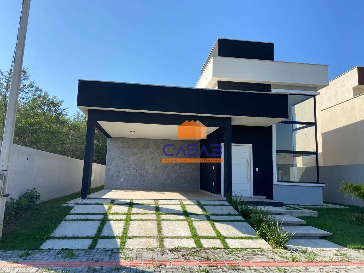 Casa à venda com 3 quartos, 202m² - Foto 2