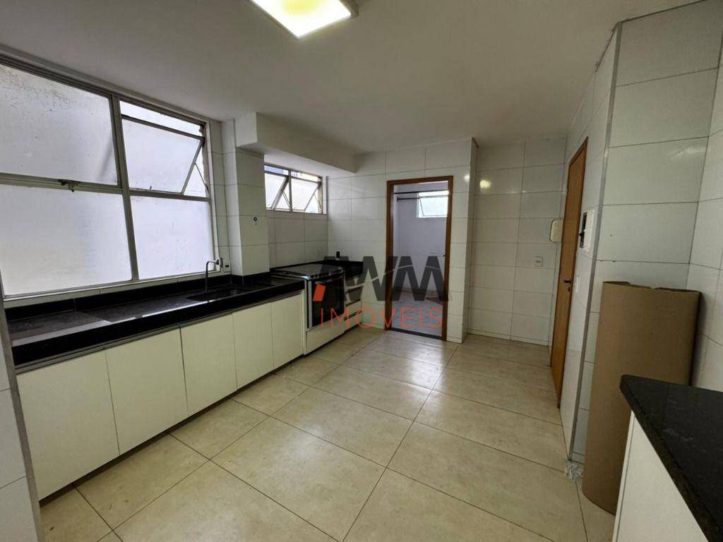 Apartamento à venda com 4 quartos, 140m² - Foto 4