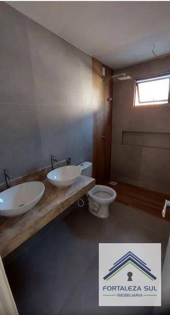 Casa à venda com 4 quartos, 177m² - Foto 4