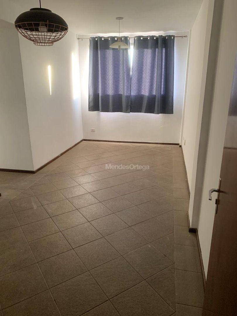 Apartamento para alugar com 3 quartos, 65m² - Foto 2