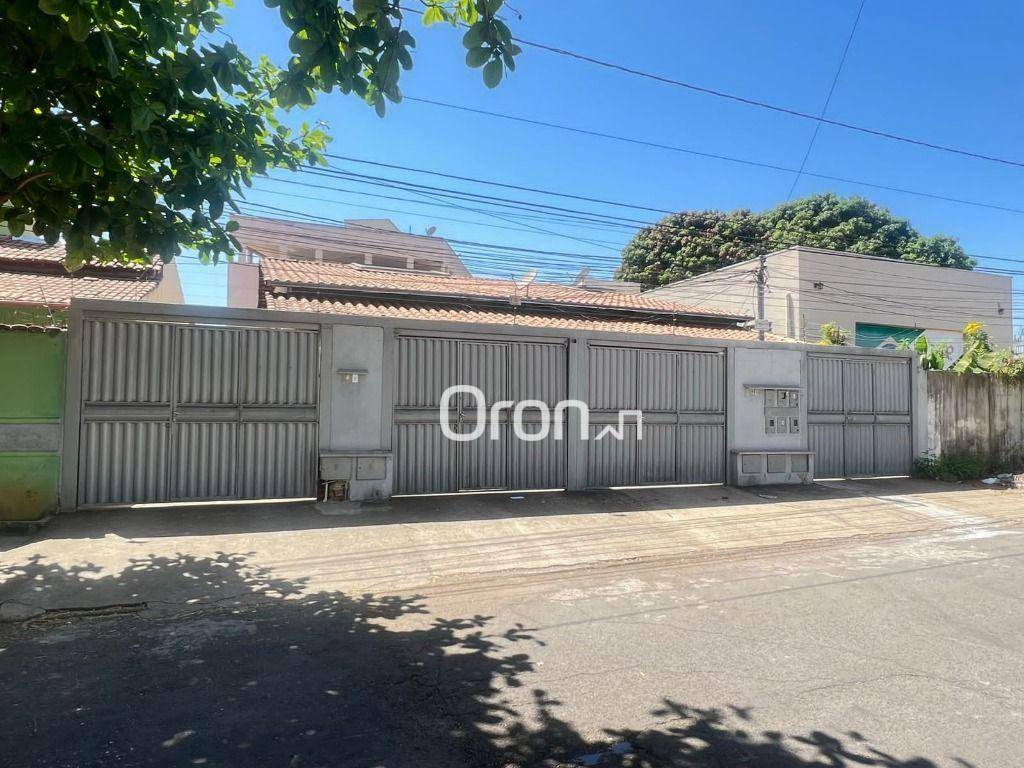 Casa à venda com 10 quartos, 450m² - Foto 2