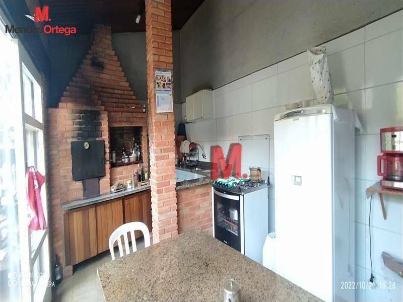 Casa à venda com 4 quartos, 360m² - Foto 3