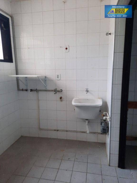 Apartamento para alugar com 3 quartos, 110m² - Foto 13