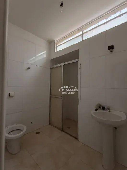 Casa para alugar com 3 quartos, 190m² - Foto 12