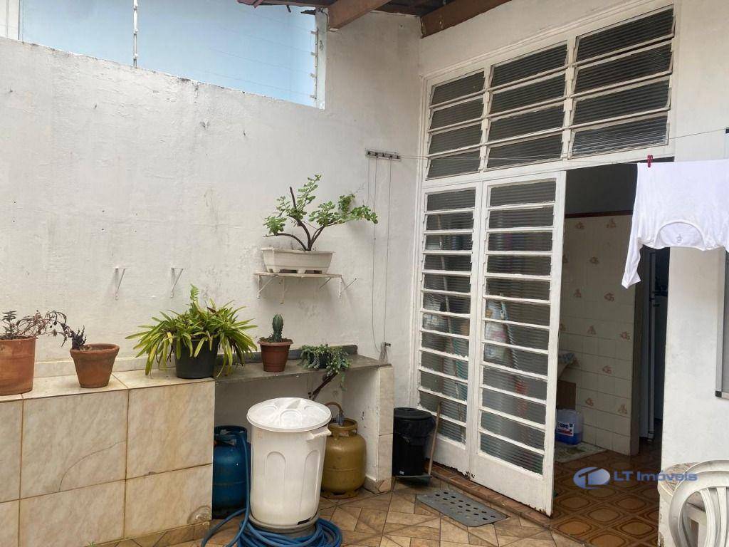 Casa à venda com 4 quartos, 199m² - Foto 17